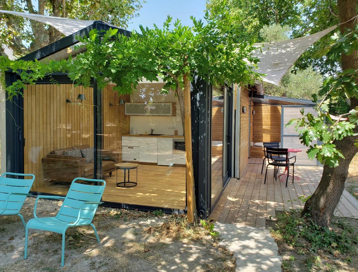 Le Mazet Des Amants, Cabane En Bois Avec Jacuzzi Privatif Avignon Exteriör bild