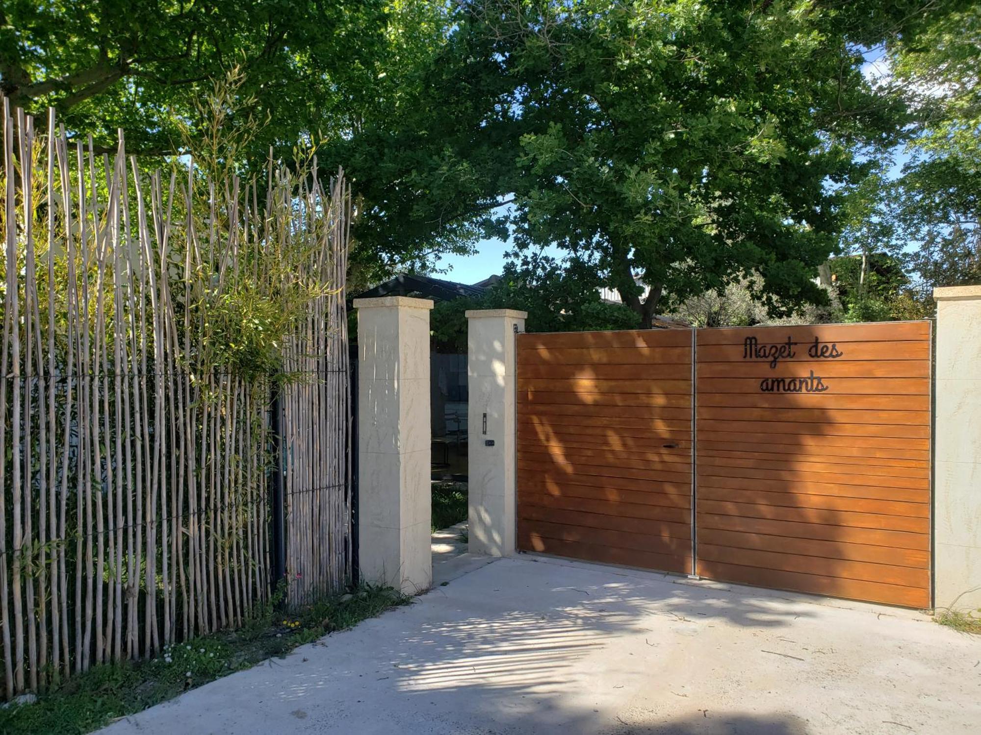 Le Mazet Des Amants, Cabane En Bois Avec Jacuzzi Privatif Avignon Exteriör bild